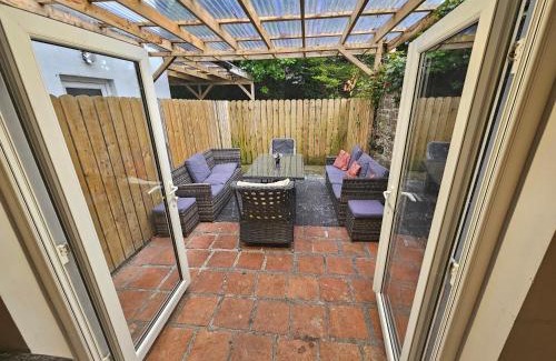 Galway City Centre Apartment | 7 Eyre Square Lane