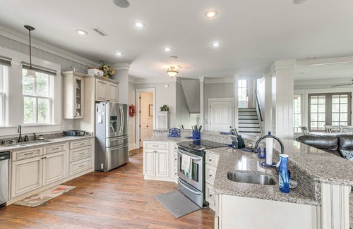 Irwinville House | 7 Mi to Downtown Fitzgerald: Spacious Home w/Deck