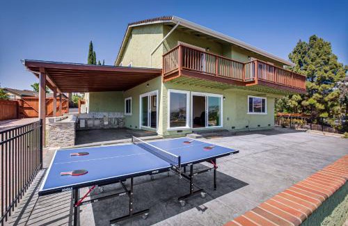 East San Jose House | 7 Mi to Dtwn San Jose City-View Family Getaway