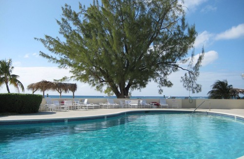 Seven Mile Beach House | 7 Mile Beach Cayman Condo