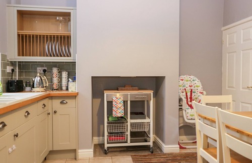 Newby Bridge Cottage | 7 RAILWAY COTTAGES, pet friendly, with open fire in Newby Bridge