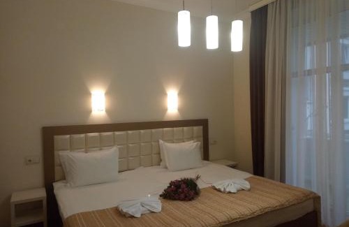 Pechers'kyi District Hotel | 7 Sky on Yevhena Konovaltsia