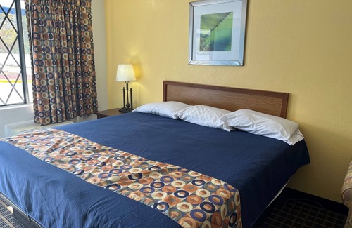 Carolina Forest Hotel | 712 INN