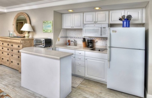 Ortona Park Condo | 712 Oceanfront- Private Balcony - Pools Closed