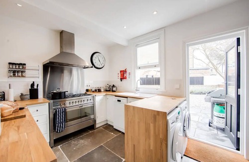 Hythe House | 74 By The Sea - *Stunning* Scandi-Coastal Home!