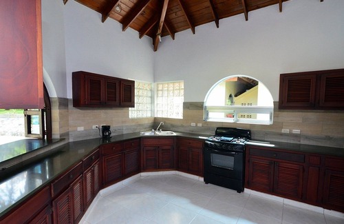 Sosua Villa | 7BD Guest-Friendly Villa with Private Pool, Jacuzzi and Billiard, near Beach!