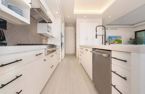 Sunset Beach House | 7BD Oceanfront Rental