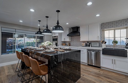 Phoenix House | 7BR/4BATH Escape w/HEATED Pool, Billiards, Arcade Room, Hot Tub & Mini Golf