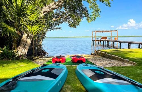 Calderitas Villa | 7BR Beautiful Waterfront Villa - Perfect Getaway