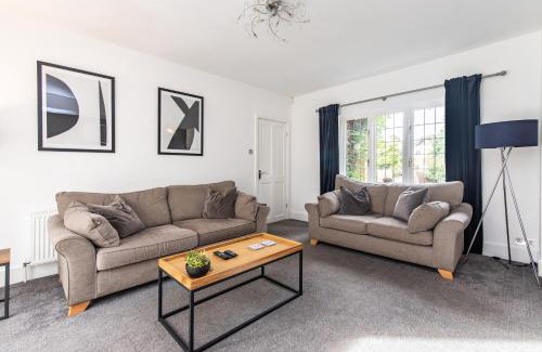 Stapleford House | 7BR Home in Nottingham-Perfect for Large Groups