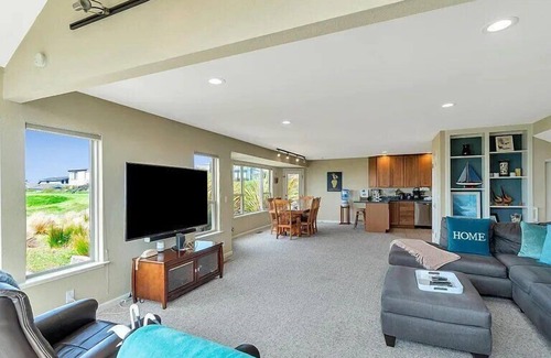 Bodega Bay House | 7th Heaven - Enjoy stunning views overlooking the 7th green, and the Ocean!