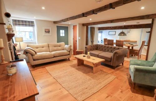 Ambleside House | 8 12 Church Street