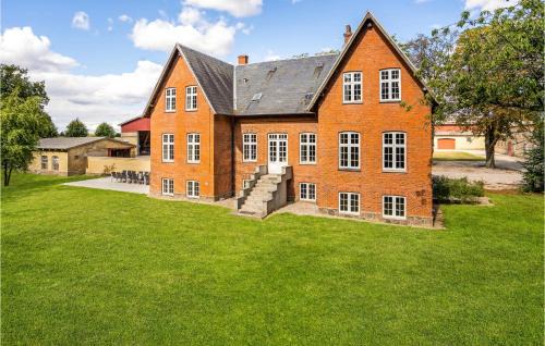 Kvaerndrup House | 8 Bedroom Beautiful Home In Kværndrup