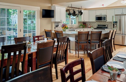 Union Pier House | 8+ Bedroom House on 30 Acres with Pool/Kayaking/Woods/Trails/Farm, Near Beach!