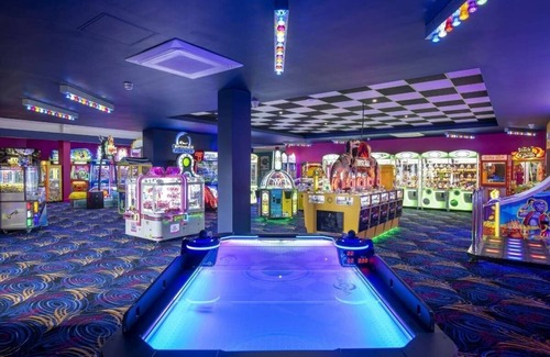 Clacton-on-Sea House | 8 Berth Holiday Home at St Osyth Holiday Park