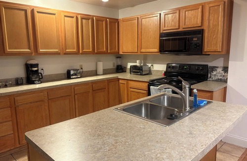 Lorain Apartment | #8 Charming 2-bedroom apartment in historic downtown Lorain.