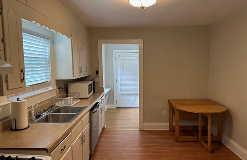 Fairburn House | 8 Guest Home 25 Minutes From Downtown