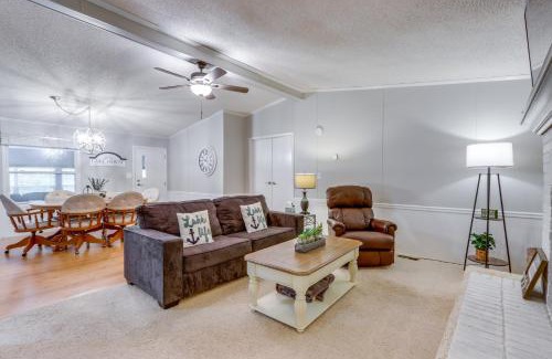 Linn Creek House | 8 Mi to Beach Lake-View Haven in Linn Creek!