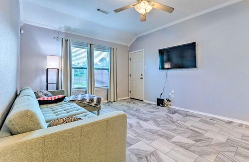 Little Rock House | 8 Mi to Downtown Little Rock Home with Fenced Yard