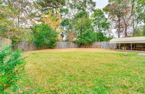 Little Rock House | 8 Mi to Dwtn Little Rock - Home with Fenced Yard!