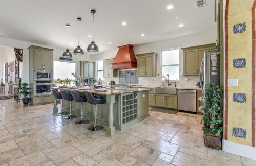 Acampo House | 8 Mi to Lodi Lake Luxe Home with On-Site Vineyard