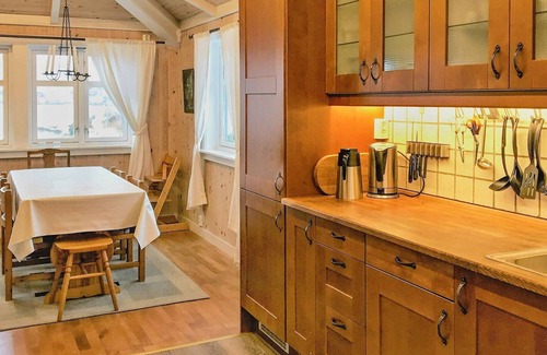 Reinsvik House | 8 person holiday home in FREI