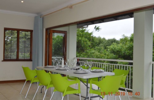 Hillcrest House | 8 Sleeper Kingsize Vacation Home Rental Springside Road, Hillcrest Park, Durban