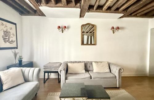 Saint-Merri Apartment | 80 m2-Heart of Le Marais -Sleeps 6