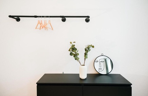 Krefeld Apartment | 80qm Apartment in Krefeld zentral gelegen mit hohen Decken - BEUYS Apartments - Krefeld