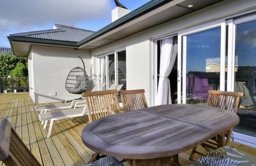 Pringle Bay Villa | 82 Steps to the Beach