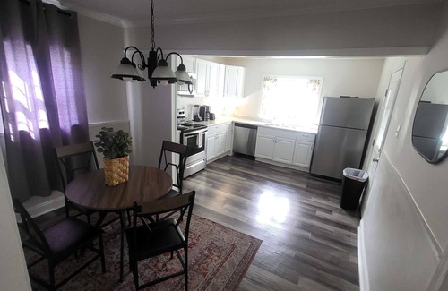 Crestline Heights House | 83rd Street Comfy Cottage