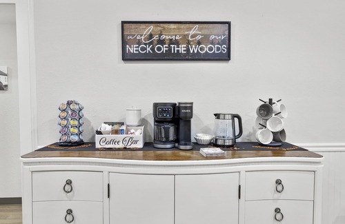 Clay County House | 8BR Private Barndominium Getaway + Near Liberty