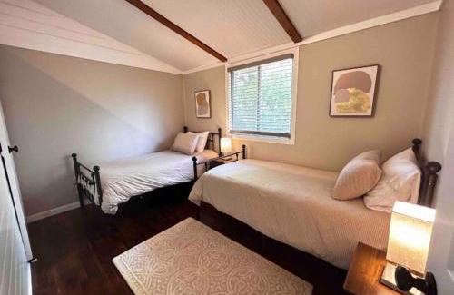 Hamilton Apartment | 8th Street Haven - 3 bedroom House in DT Hamilton