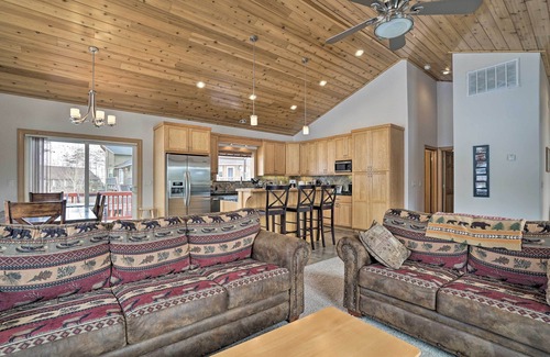 Mountain View Estates House | 9 Mi to Heavenly Mountain: South Lake Tahoe Home!