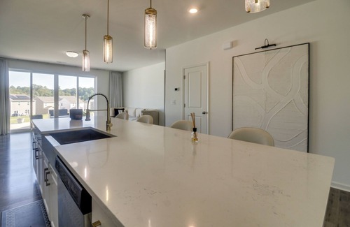 Mount Holly House | 9 Mi to Nat’l Whitewater Center! Sleek Family Home