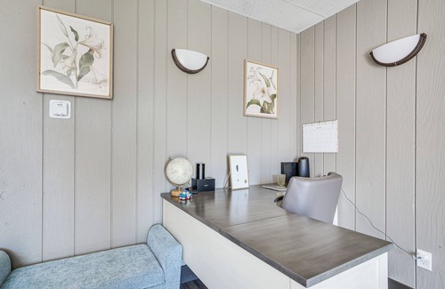 Howards Grove House | 9 Mi to Shore: Home w/Hot Tub in Howards Grove!