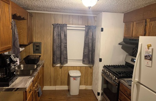 Pine Bluff House | 9 minutes to Saracen Casino! Cozy 3BR 1B Family Home with flat screen and wifi.