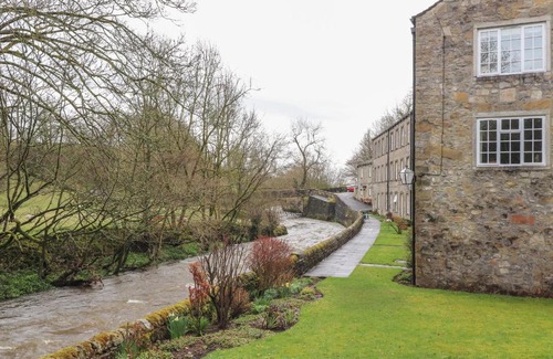 Airton Apartment | 9 Riverside Walk