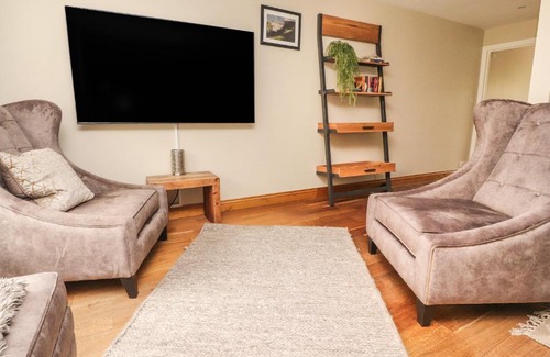 Airton Apartment | 9 Riverside Walk