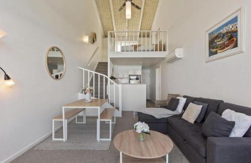 Wongarra Apartment | 9 Whitecrest Great Ocean Road Resort - Ocean View