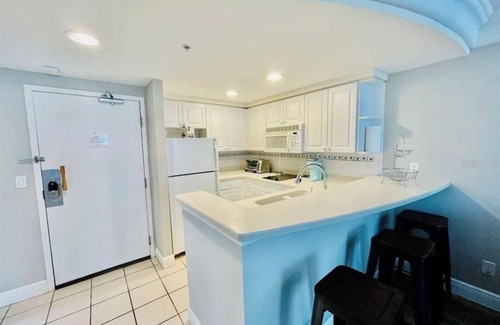 Ortona Park Resort | #917 Private balcony ocean view 1bdrm full kitchen