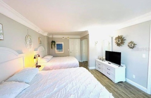 Ortona Park Resort | #917 Private balcony ocean view 1bdrm full kitchen