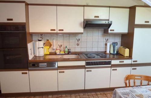 Uelvesbull Condo | 95sqm apartment with fireplace for 2-7 people-10 minutes to the North Sea