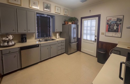 Natchez House | A 125 Year Old Luxury Cottage in Natchez. Free Breakfast Voucher!