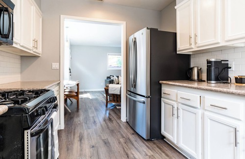 Belmont Heights House | A 2bed 2bath modern coastal vibe made for your perfect Southern California stay!