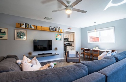 Belmont Heights House | A 2bed 2bath modern coastal vibe made for your perfect Southern California stay!