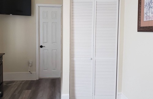 Palatka House | A 5BR/3Bath in Downtown Palatka. No Neighbors!