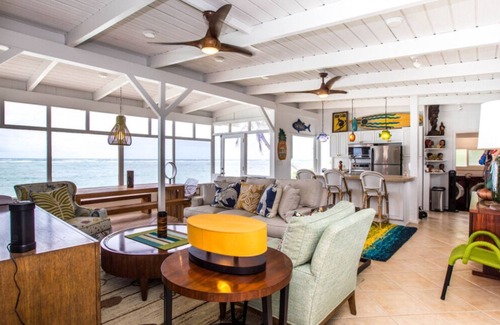 Ka'a'awa House | A Beach House that's actually on the beach!