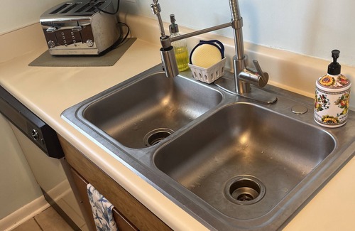 Ash Condo | A block from the Beach and 2 Decks with amazing views!