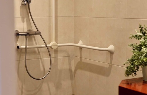 Appeltern Hotel | A comfortable room with the right facilities and accessibility